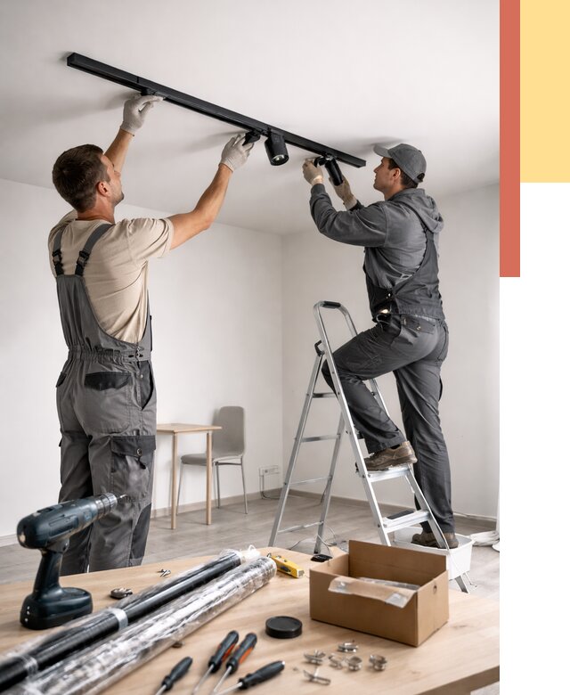 Установка трековых светильников в натяжной потолок в Астрахани от 4316 руб. | ОТДЕЛОЧНИК-Стр